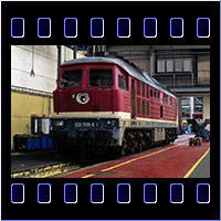 232 709