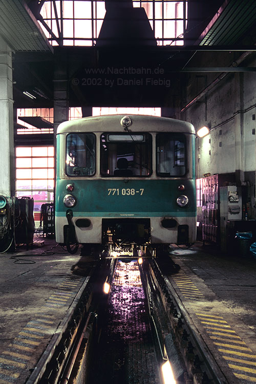 771 038