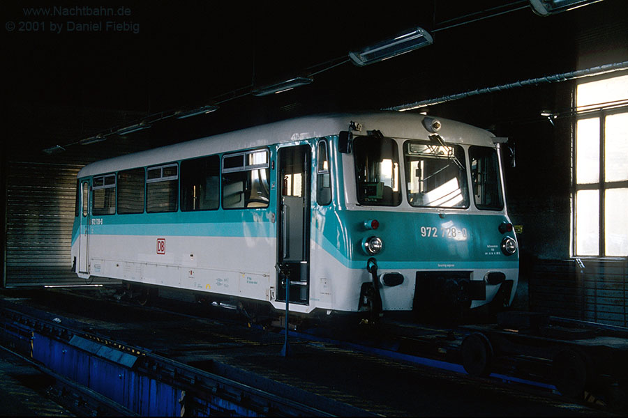 972 728