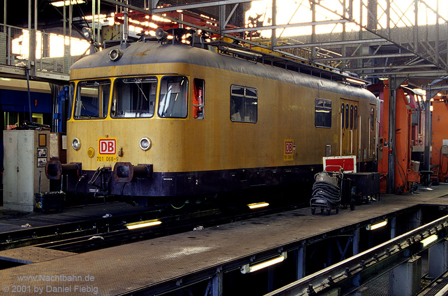 701 068