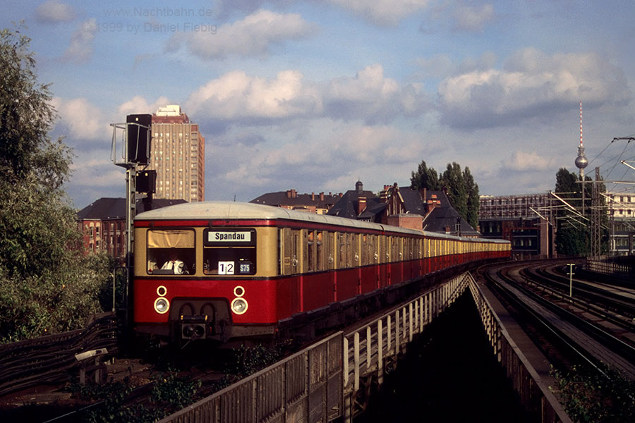 476 036 am Lehrter Stadtbahnhof